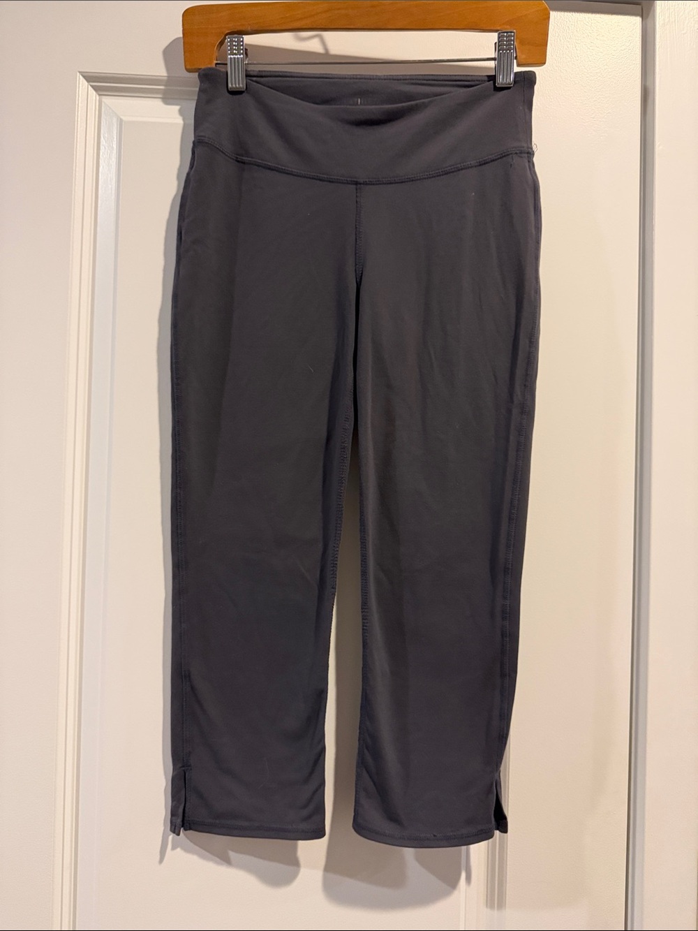 ATHLETA Crop Leggings